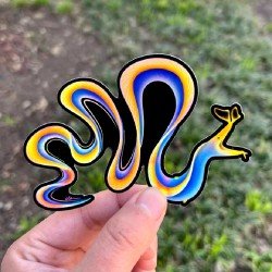LAZY COFFEE DESIGN Aufkleber „Blue Ribbon Aal“/Holographic – Autocollant LAZY COFFEE DESIGN Aufkleber „Blue Ribbon Aal“/Holographic – Autocollant